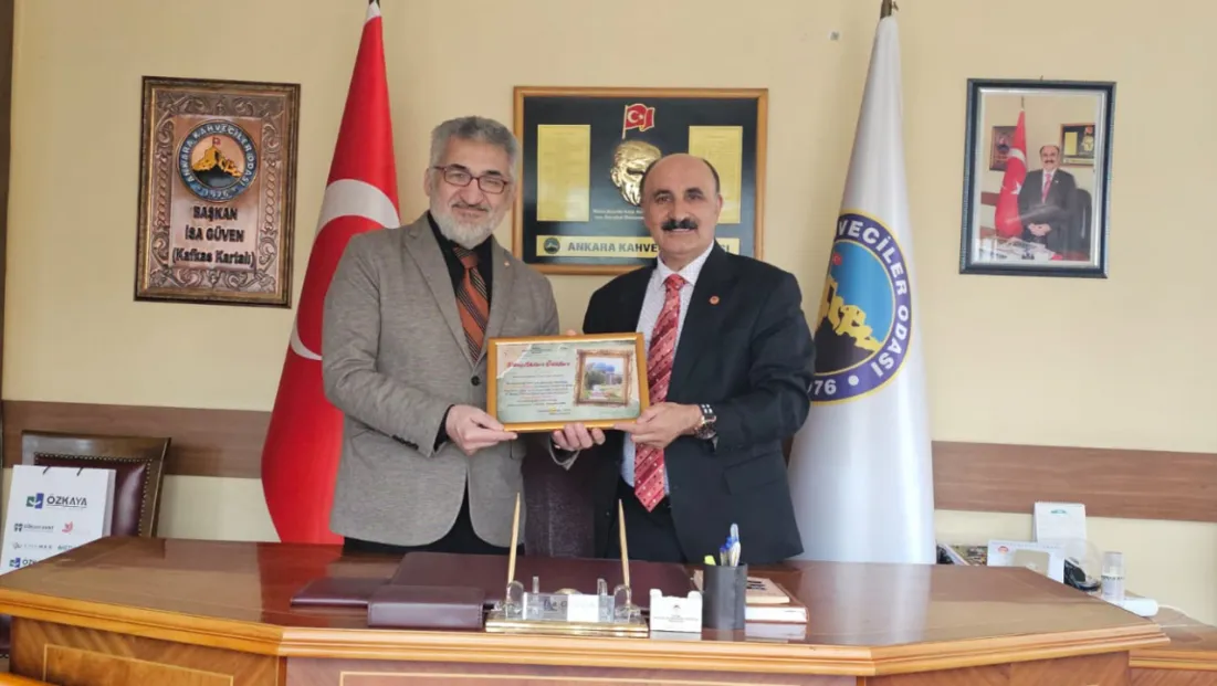 Her zaman Kahveci Esnafının Vefasını Ortaya Koyan  İsa Güven'e Teşekkür Plaketi