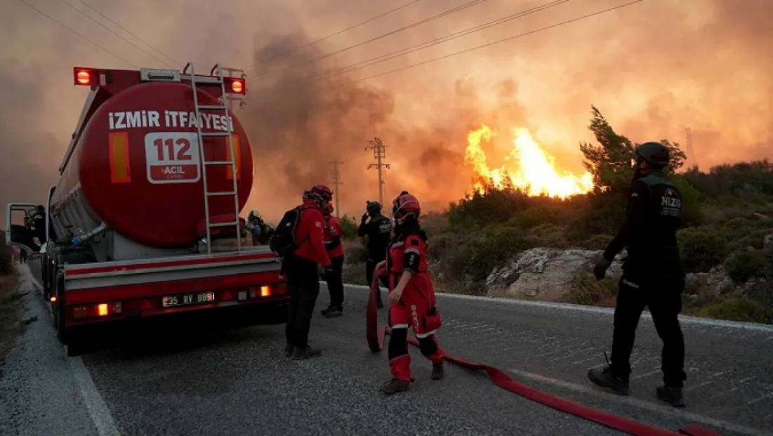 İzmir'deki orman yangınında bir kişi hayatını kaybetti