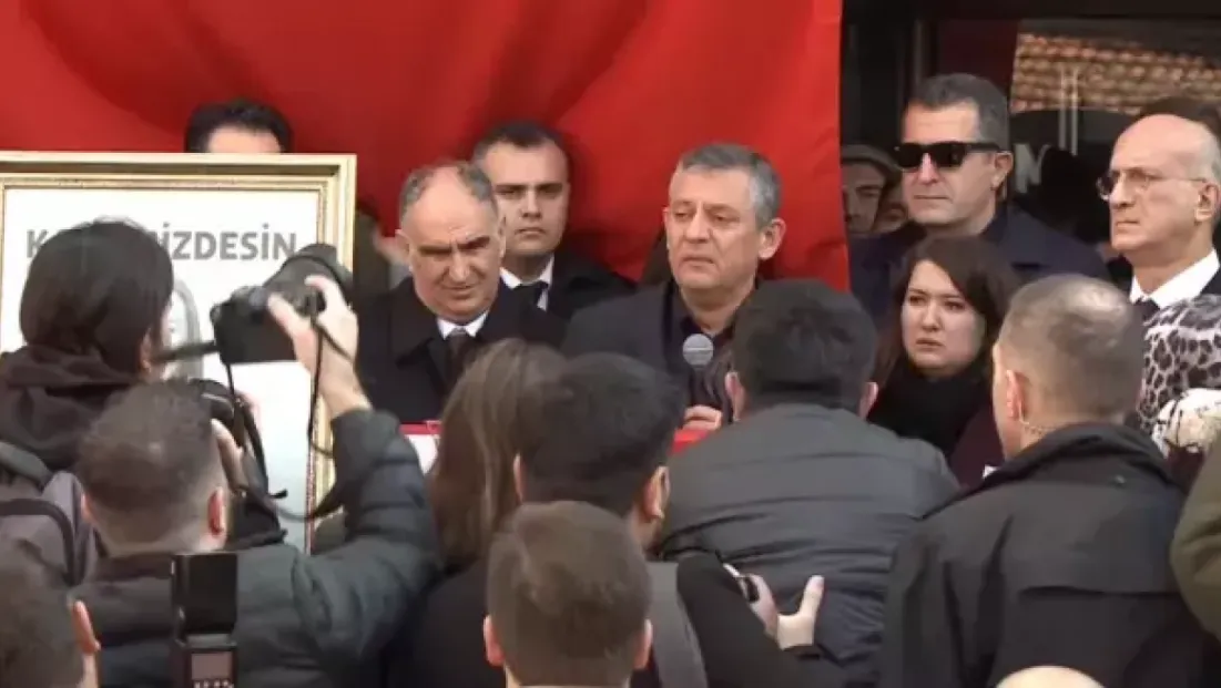 Özgür Özel ağlamaktan konuşamadı