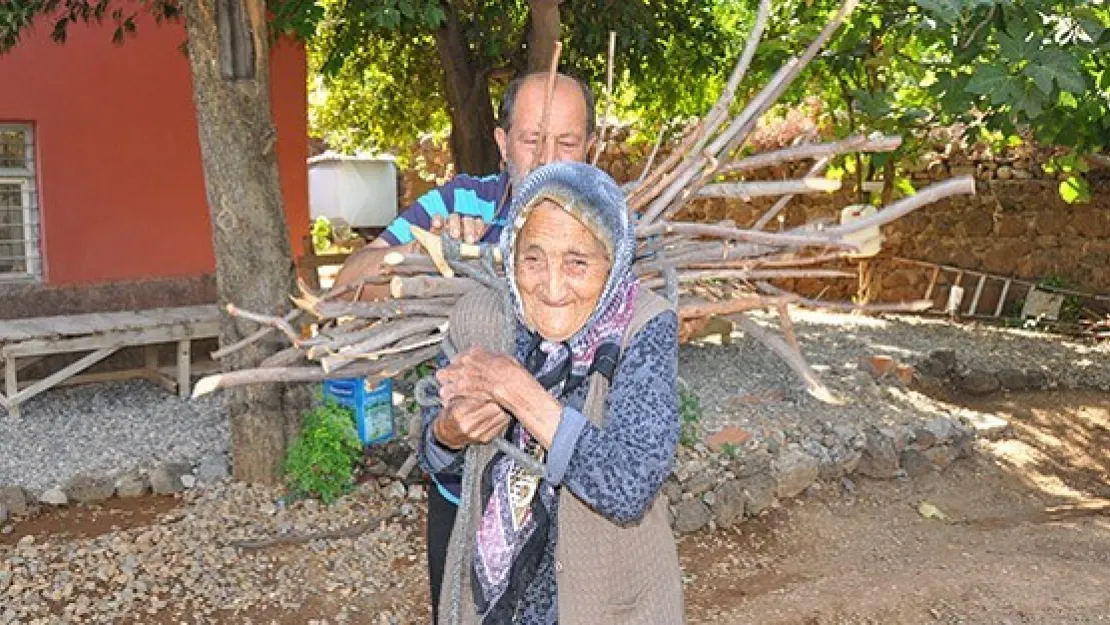 3 Padişah 12 Cumhurbaşkanı, 33 Başbakan Gördü
