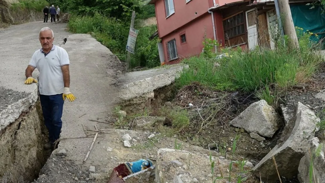 Afet bölgesi ilan edilen Trabzon'un bir mahallesi kayıyor