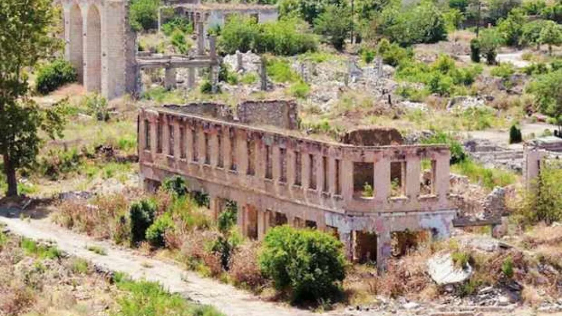 Ağdam'da Ermenistan Vandallığı