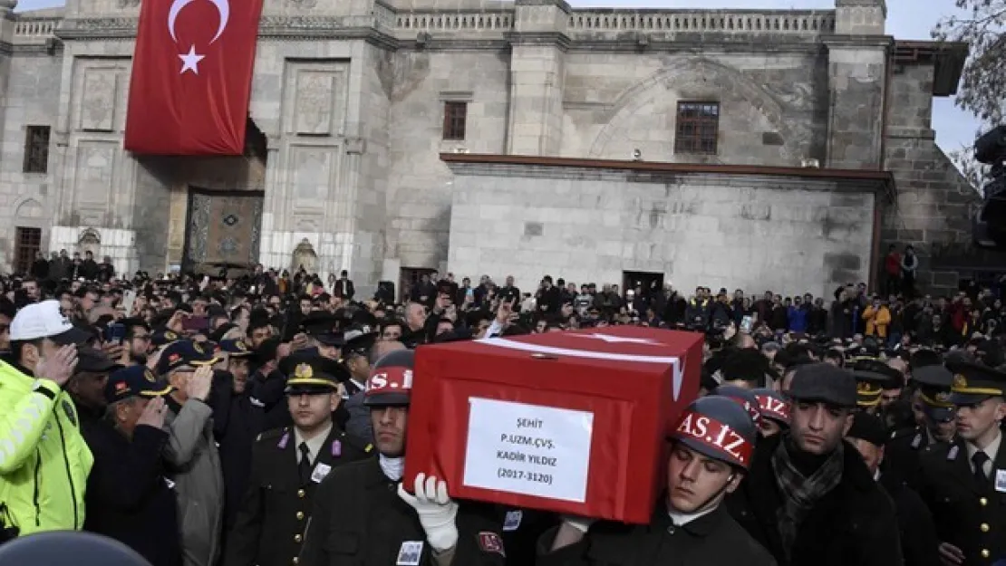 Aksaray'da Şehiti 15 bin Kişi Uğurladı