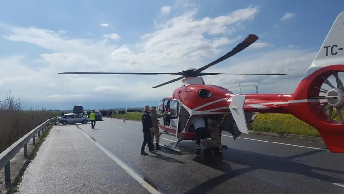 Ambulans Helikopter Otoban'a İndi