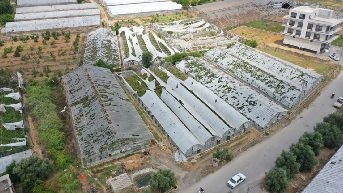 Antalya'yı hortum vurdu