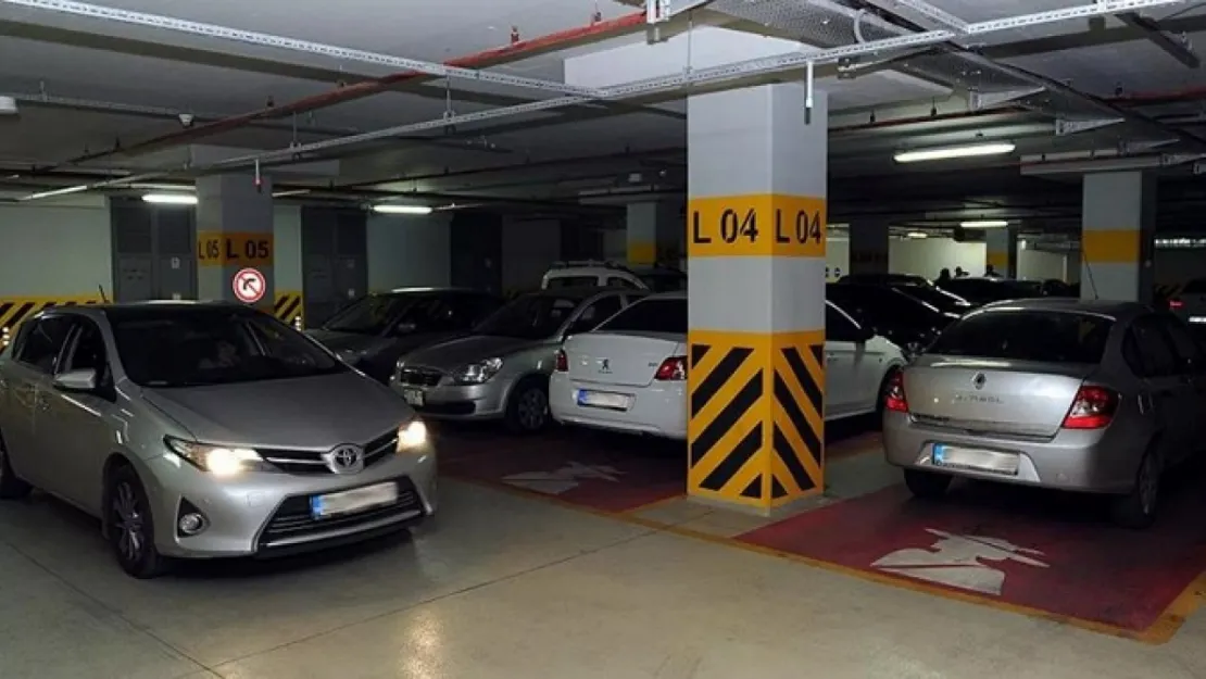 Araç sahiplerine AVM otoparkları için 3 saat uyarısı!