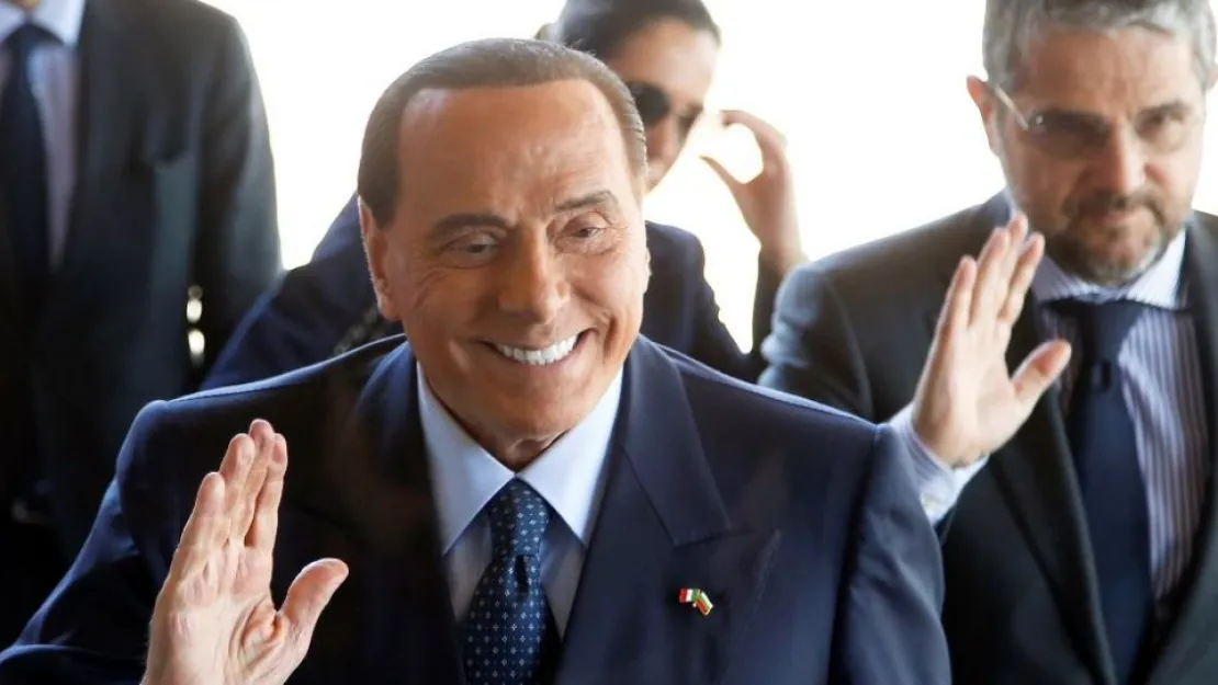 Berlusconi Hastaneye Kaldırıldı