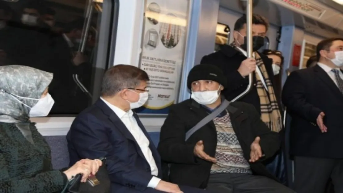 Davutoğlu Esnafa 'Metro' İle Gitti