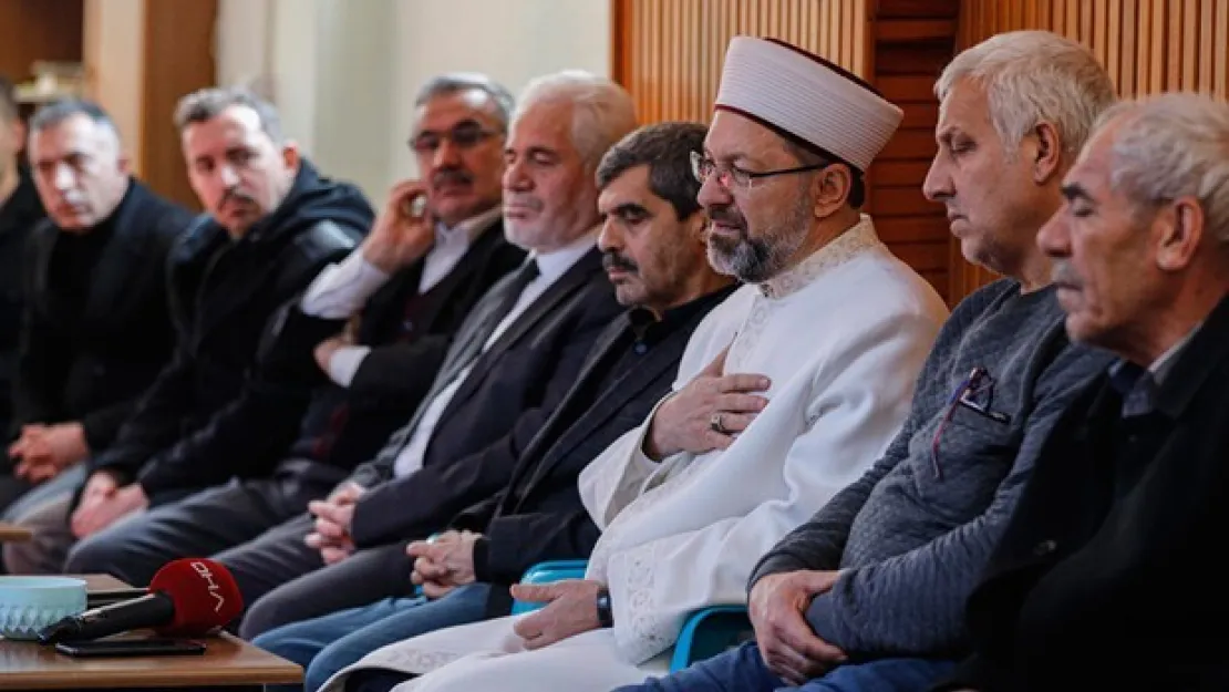 Diyanet İşleri Başkanı Erbaş'tan depremzedelere taziye ziyareti