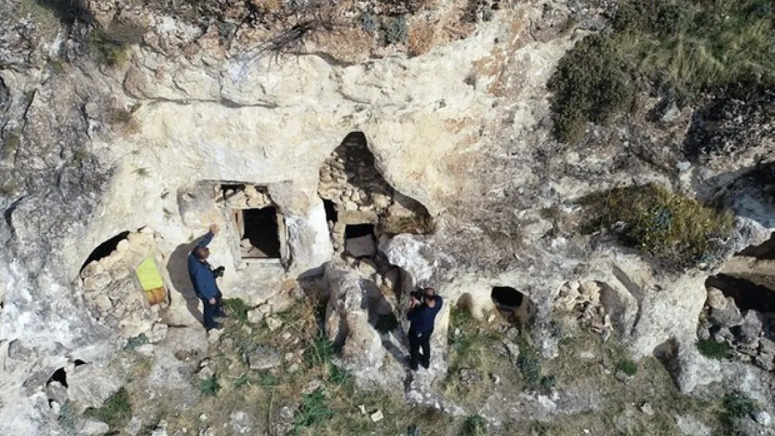 Diyarbakır'da Süryanice İki Kitabe Bulundu