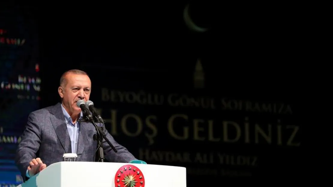 Erdoğan: Sanatçı Dalkavukluk Yapmaz