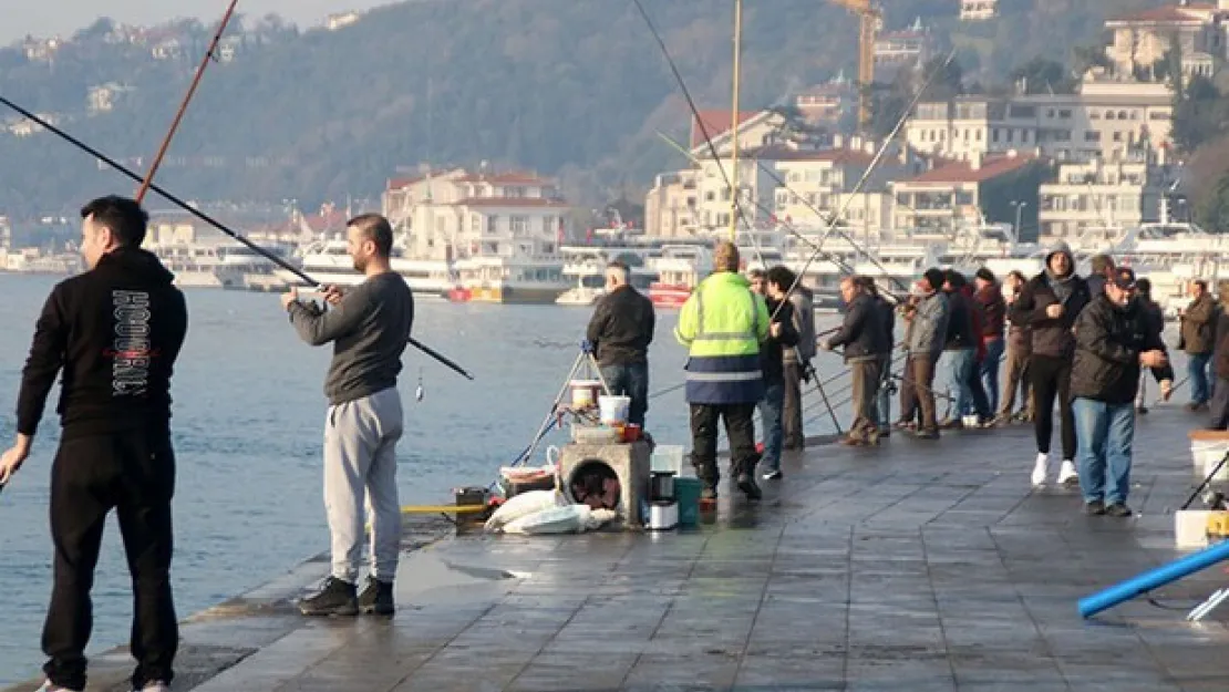 'Evde Kal' çağrılarına rağmen İstanbul...