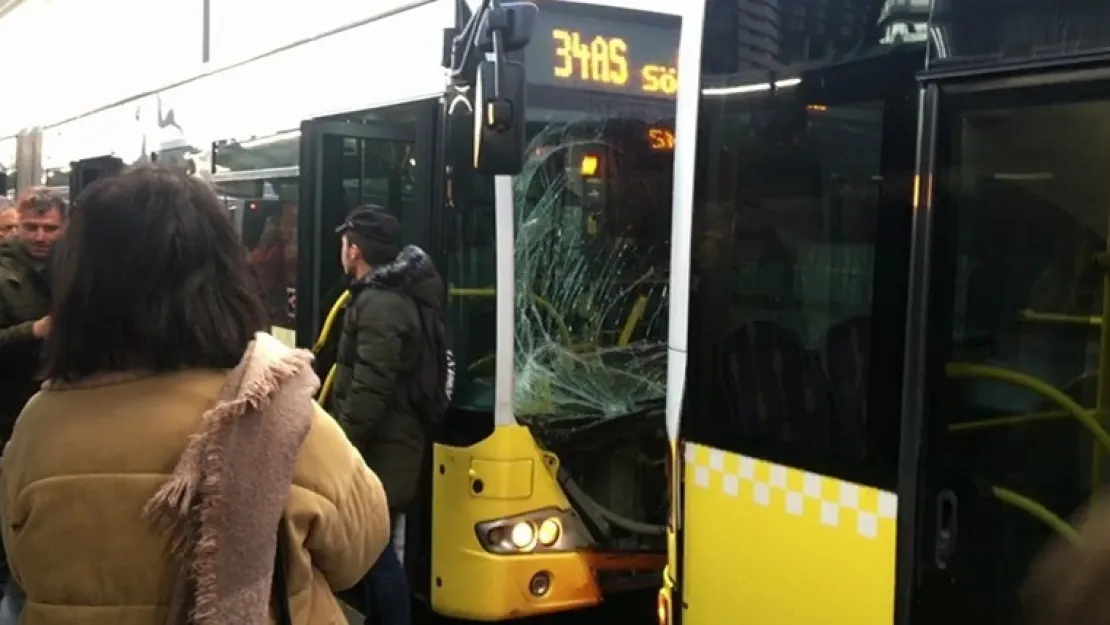 Fikirtepe'de Metrobüs Kazası