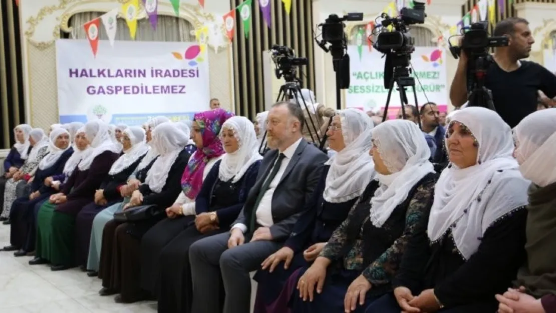 HDP İktidara da Muhalefete de Göz Kırptı