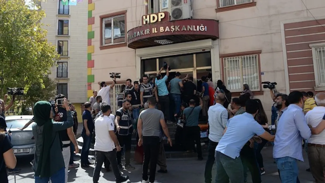 HDP PKK'nın Kayıt Bürosu Mu?