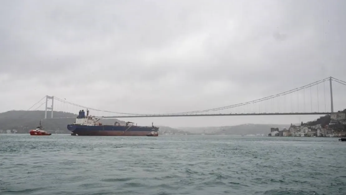 İstanbul Boğazı gemi trafiğine kapatıldı!