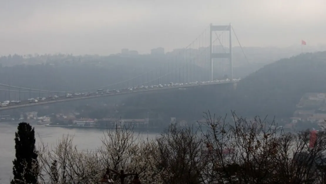 İstanbul Boğazı'nda sis