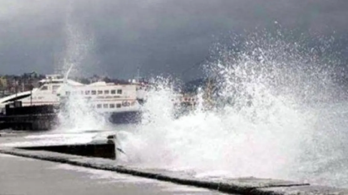 İstanbul'da Tüm Vapur Seferleri İptal Edildi