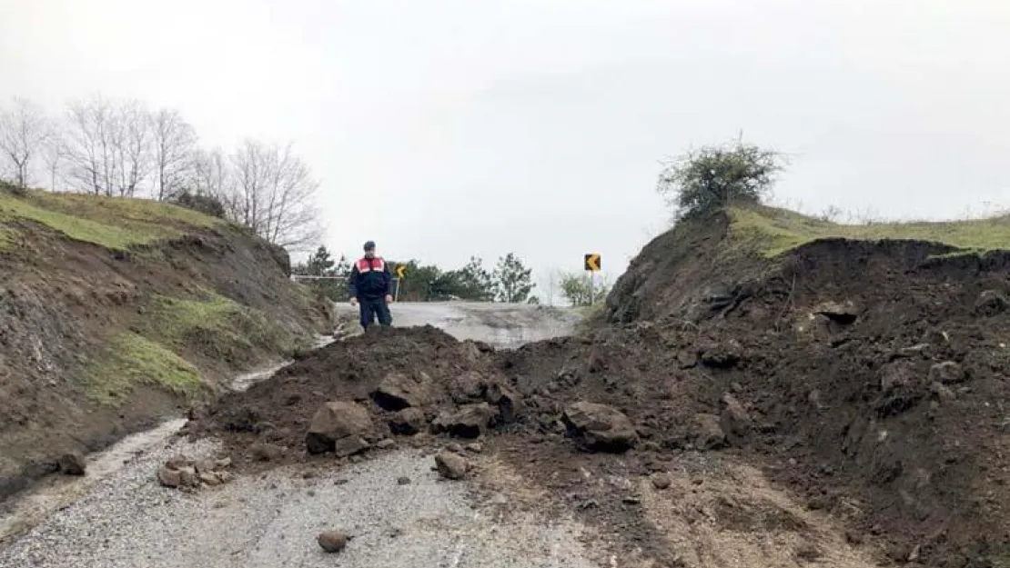 Jandarma Yolu Böyle Kapattı