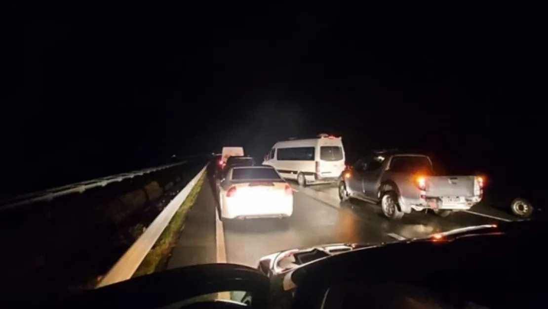 Karadeniz Sahil Yolu trafiğe kapatıldı