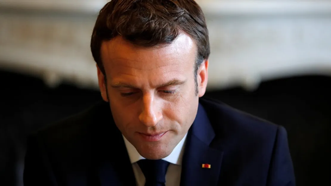 Macron'a Ağır Darbe