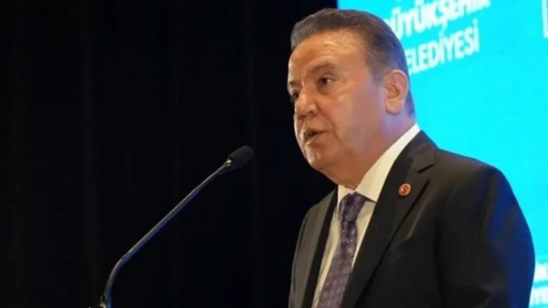 Muhittin Böcek hastaneye kaldırıldı