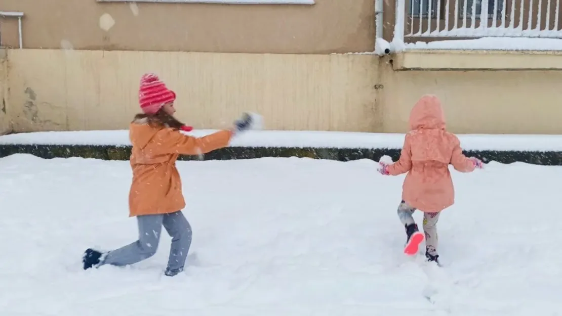 Okullarda bir gün kar tatili