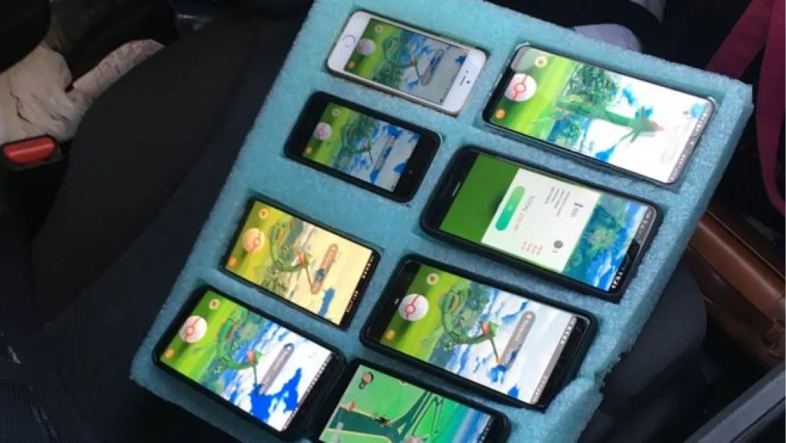 Otobanda 8 Telefonla Pokemon Oynarken Yakalandı