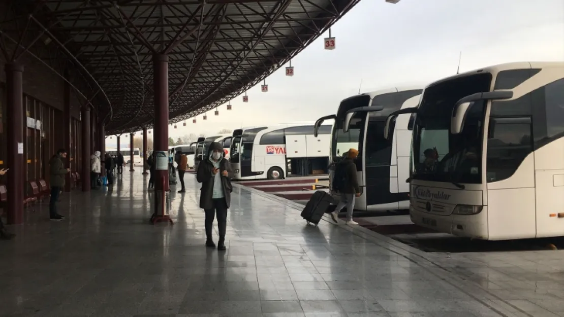 Otobüsler boş kaldı! Tren ve uçağa yoğun ilgi