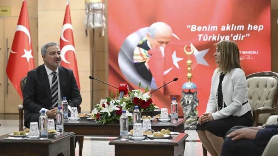 Partiler arasında bayramlaşma başladı