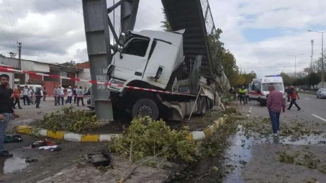 Sakarya'da Feci Kaza