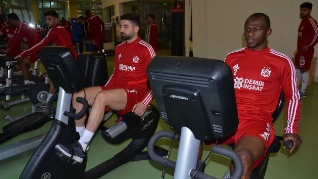 Sivasspor salonda çalıştı