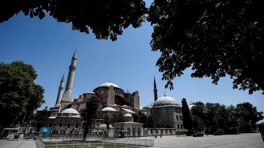 Tarihi Karar! Ayasofya İbadete Açıldı