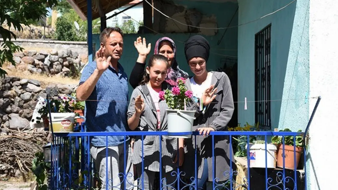 Tarım işçisi kızlara validen destek