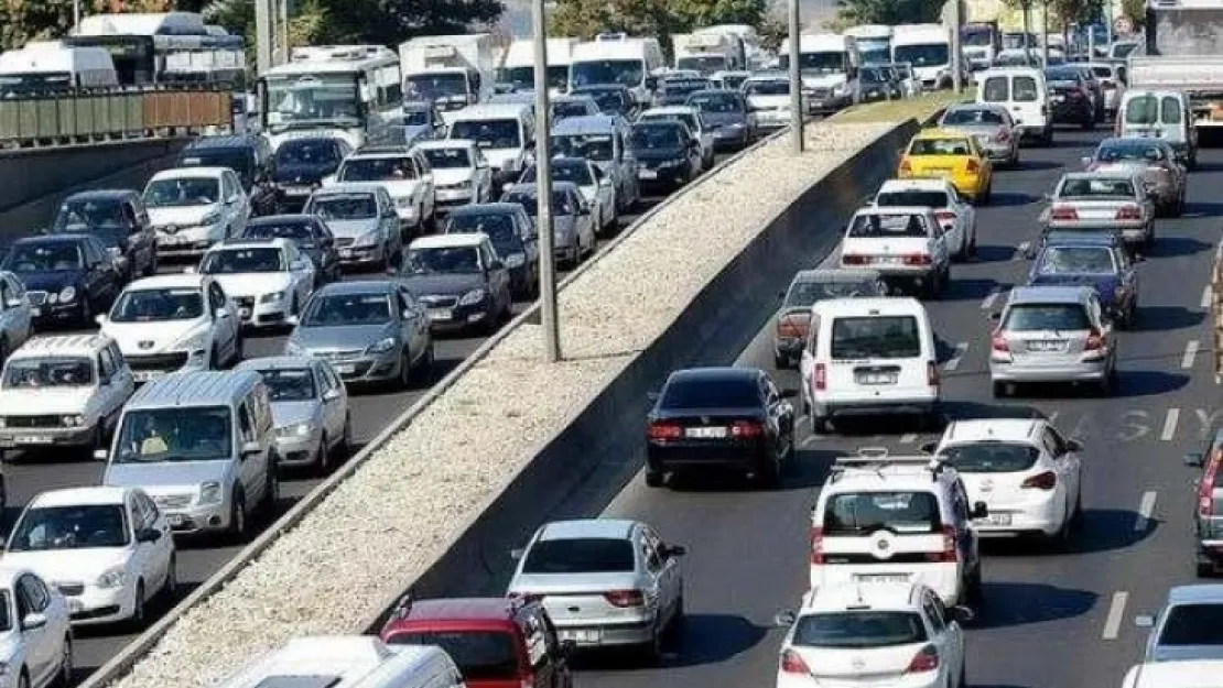 Trafiğe 9 ayda 913 bin 169 aracın kaydı yapıldı