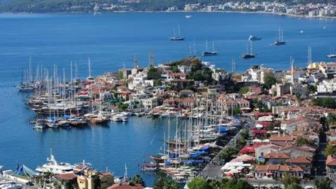 Turistler Marmaris'e gelmeye başladı