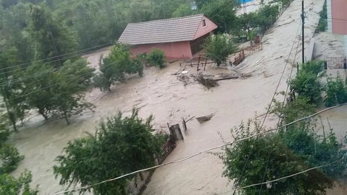 Türkiye'yi Sağanak Vurdu