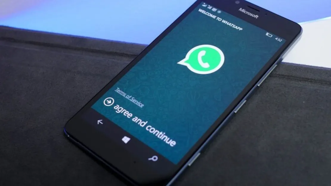 Üniversiteliler günde en az 5 saat WhatsApp'ta