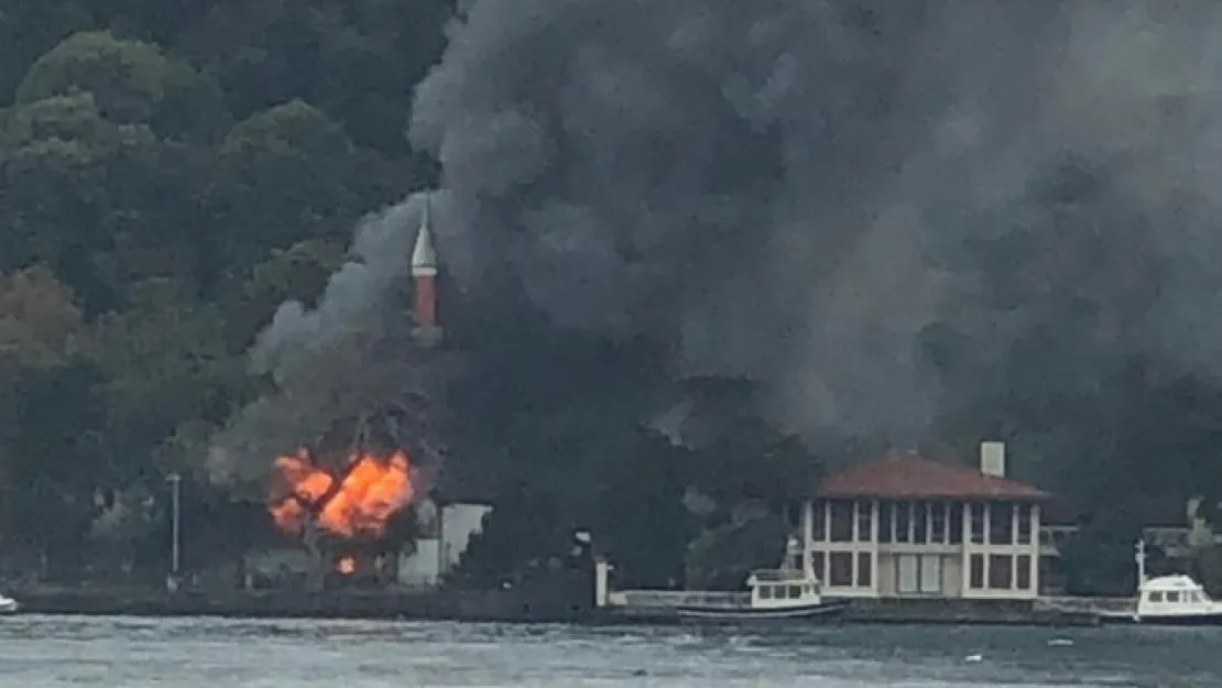 Vaniköy Camii'nde Yangın