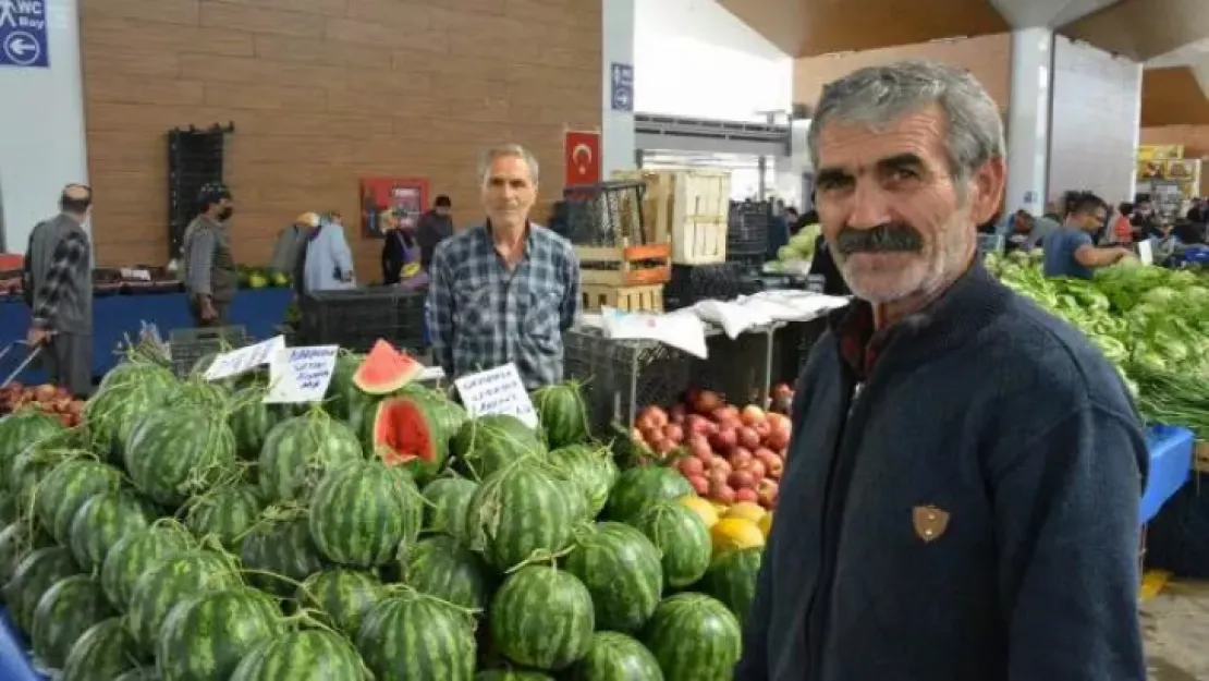 Yangının izini silmeye çalışan çiftçiden '3 kat fiyat' tepkisi