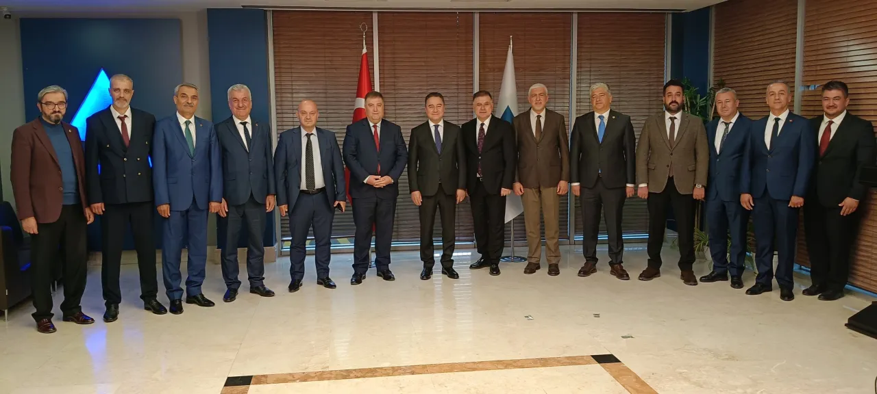 Taksicinin TOGG Hayali ve ÖTV'siz Araç Talepleri Babacan'a İletildi