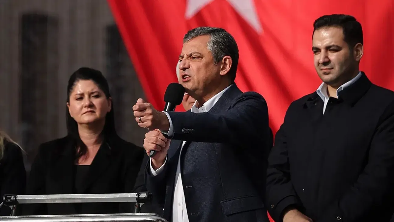 Özel'den tartışma yaratacak sözler