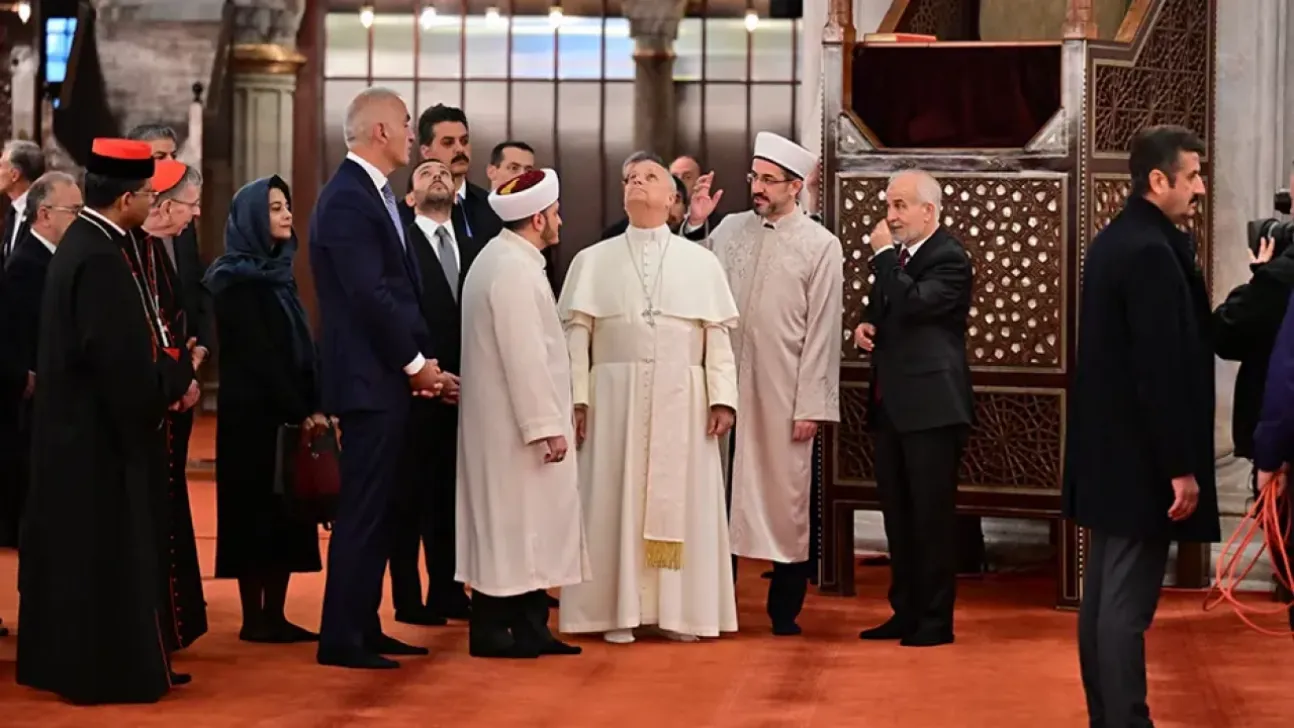 Papa 14. Leo, Sultanahmet Camii'ni ziyaret etti