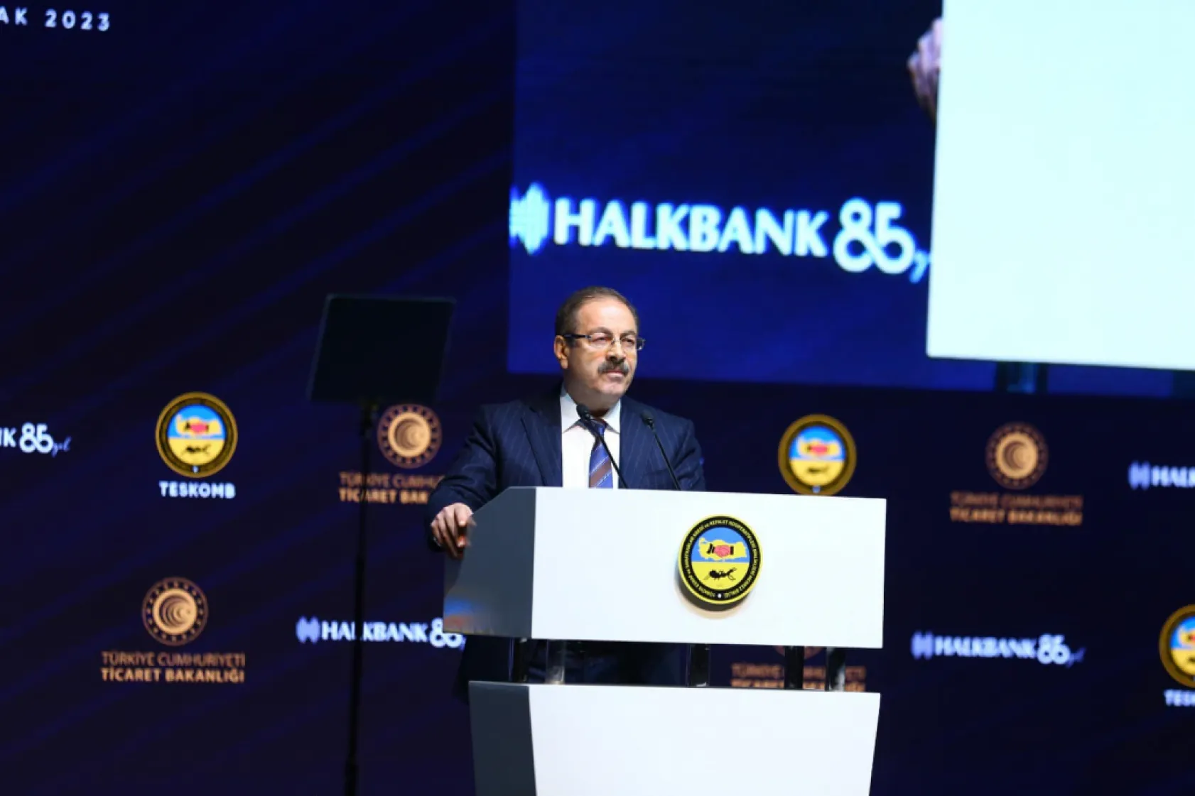 Erdoğan'ın Alperen Esnafları