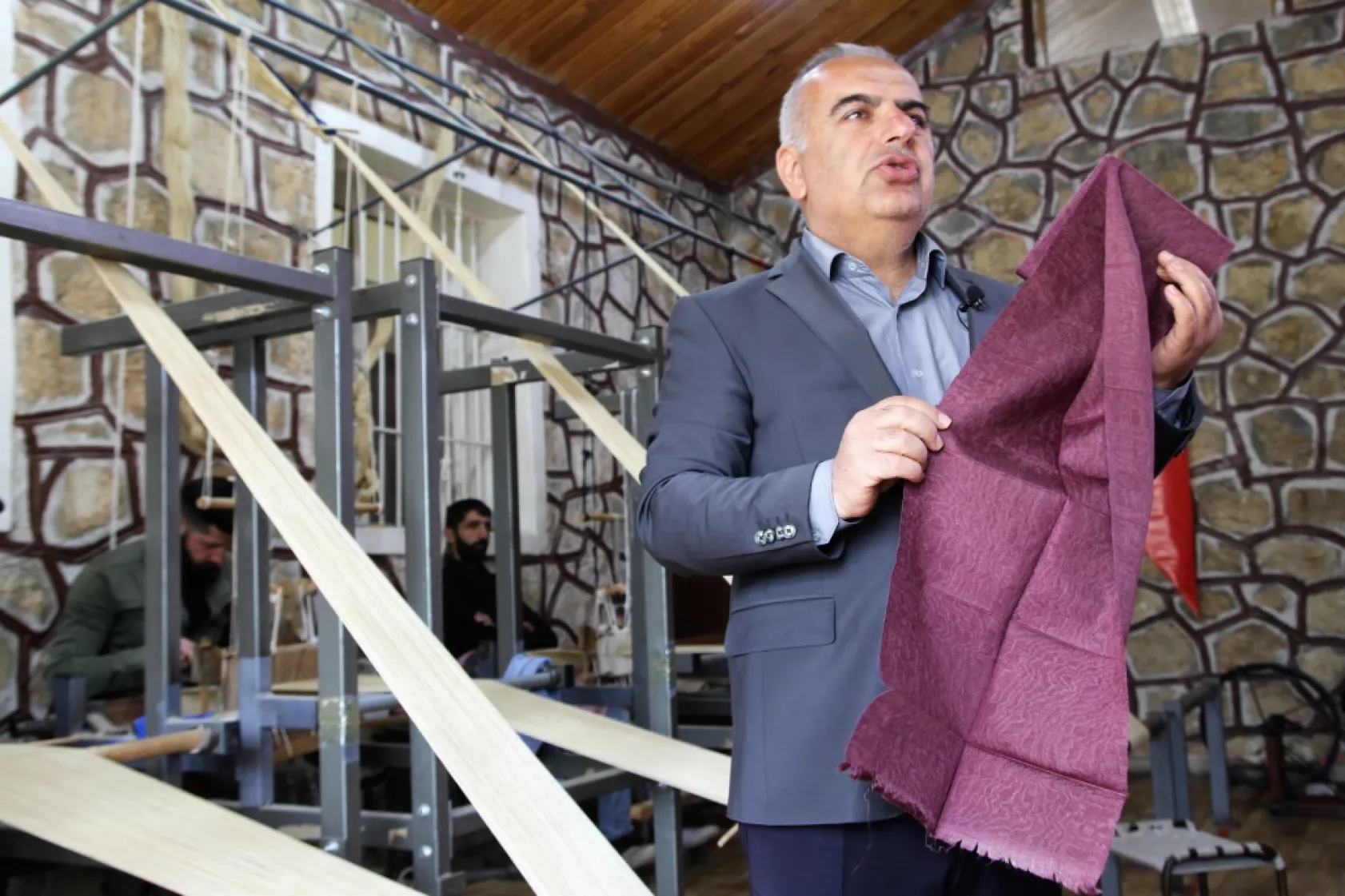 Eruh'un Şal Şepik Kumaşı Tarihe Meydan Okuyor