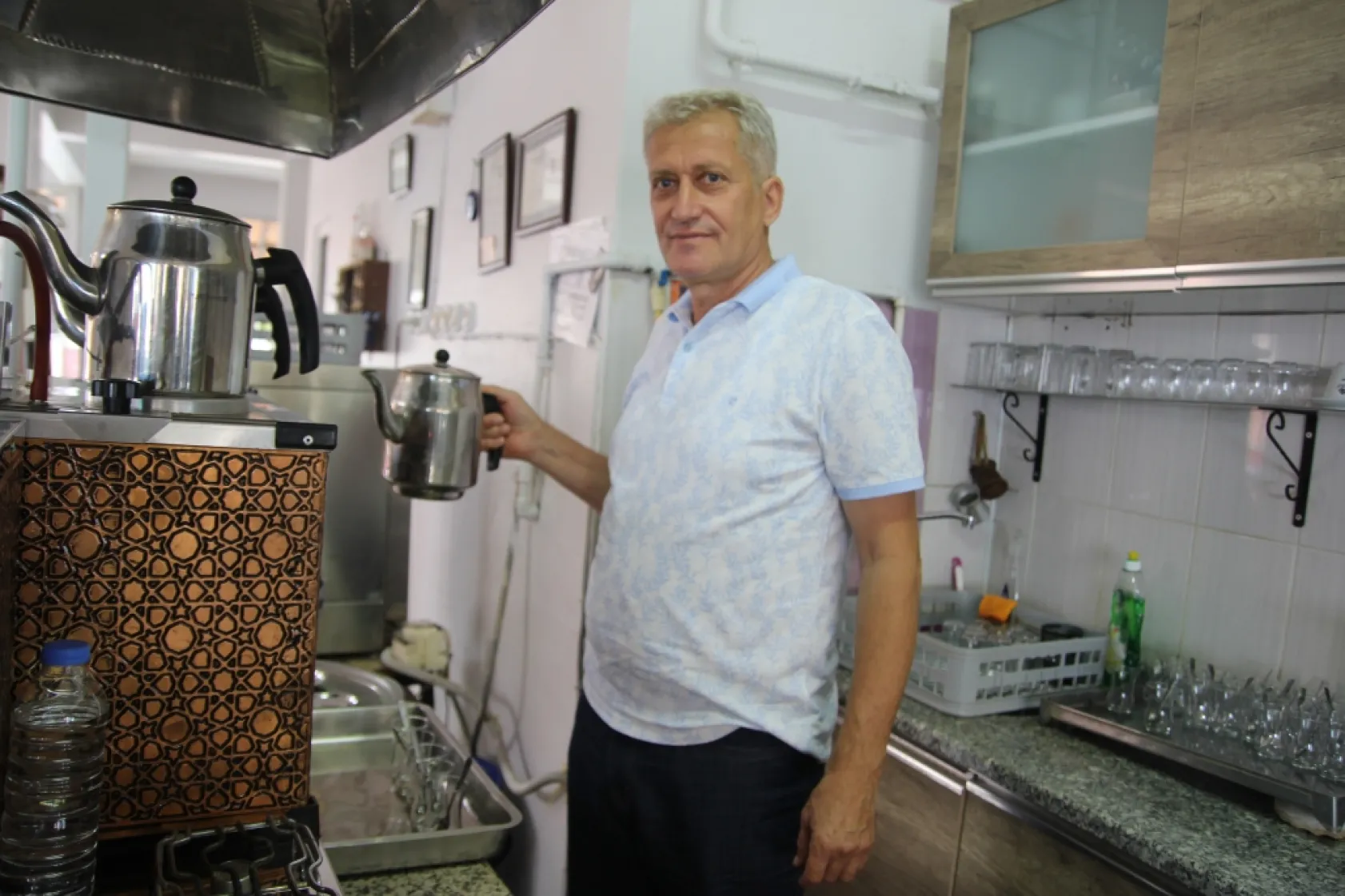 Çaya Sevgini Katmayacaksan Kahvecilik Yapma !