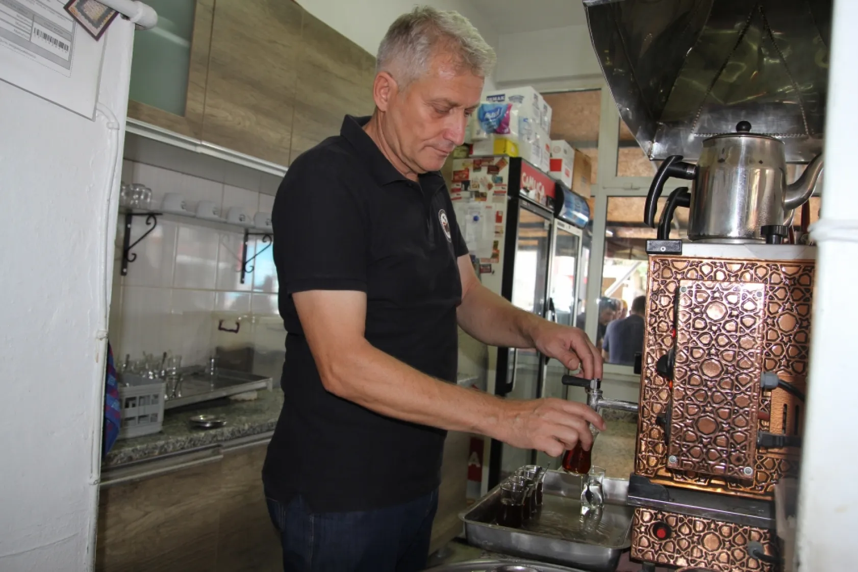 Çaya Sevgini Katmayacaksan Kahvecilik Yapma !