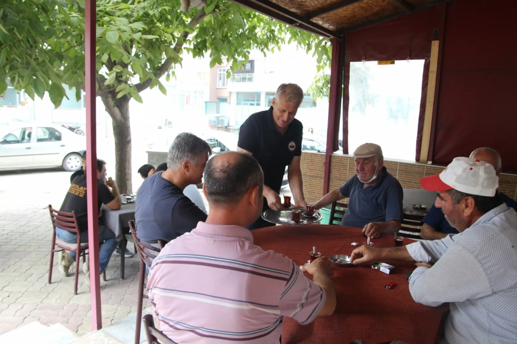 Çaya Sevgini Katmayacaksan Kahvecilik Yapma !