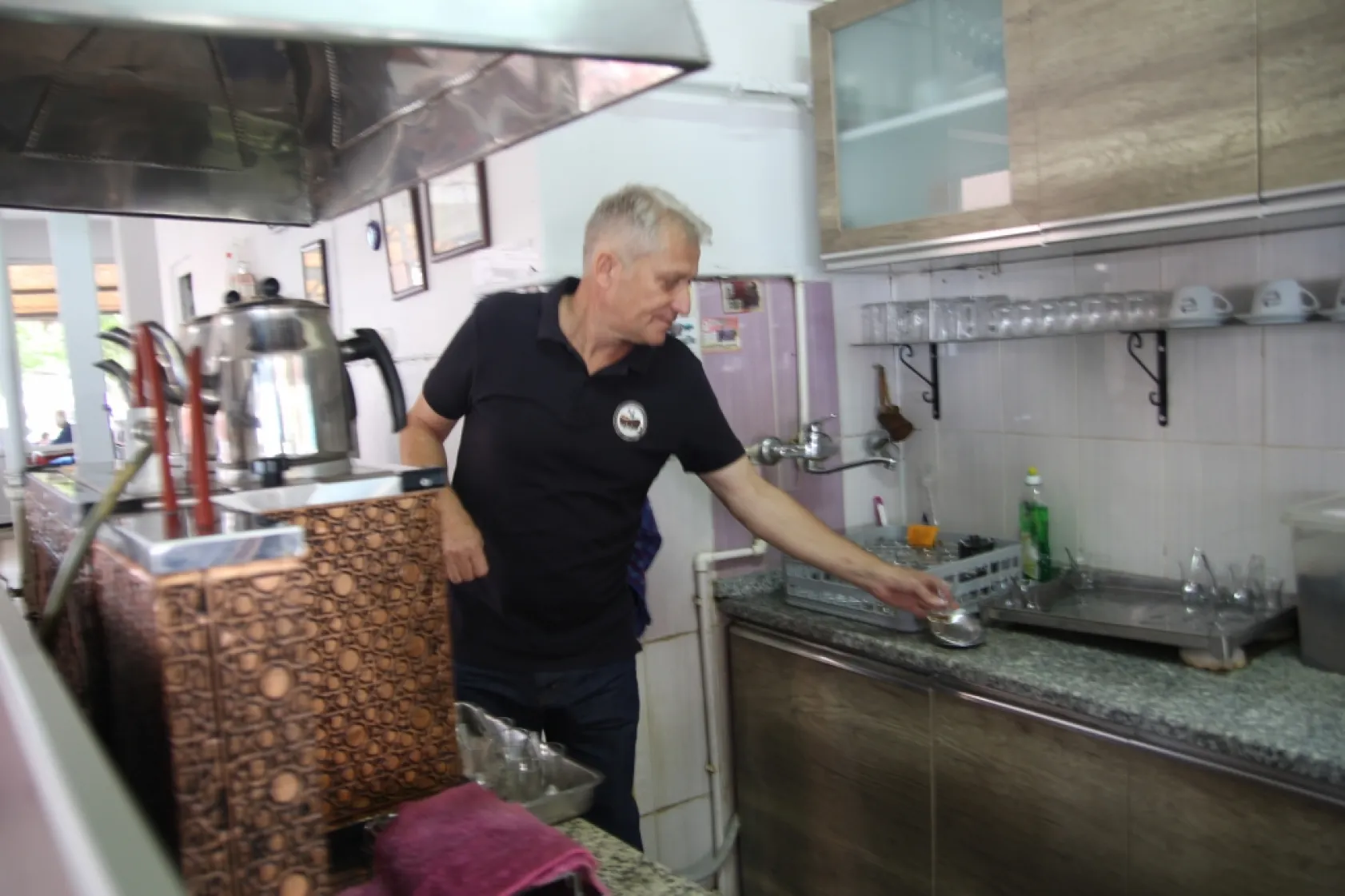 Çaya Sevgini Katmayacaksan Kahvecilik Yapma !