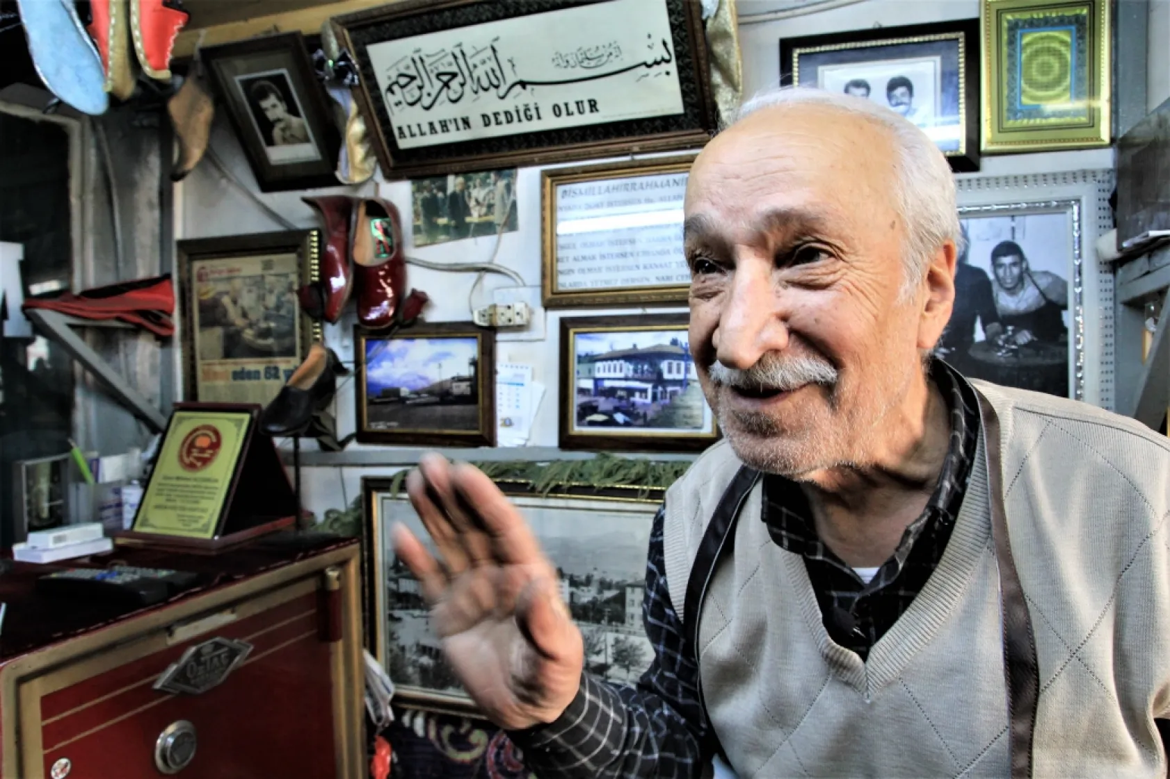 'Yemeni Giyenler Öldü, Git Dometes Sat' Dediler